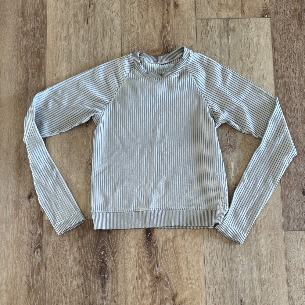 lululemon athletica | Dove Gray Striped Long Sleeve Top | size 6 (S)